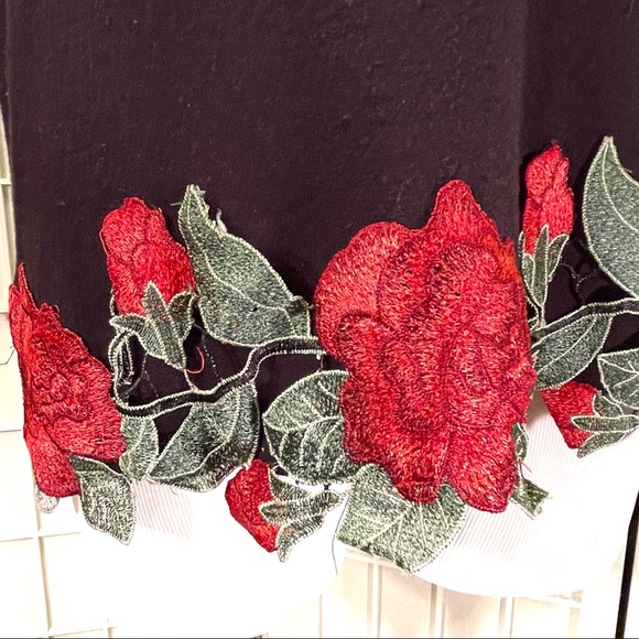 Black Long Sleeve Red Rose Appliqué Hem Sweater - Picture 3 of 9